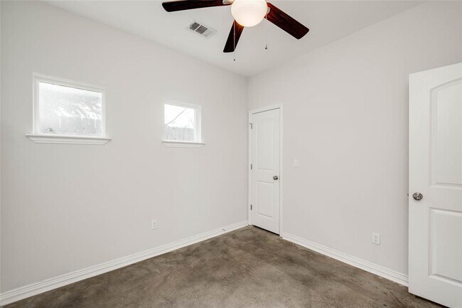 Building Photo - 811 Gunter St