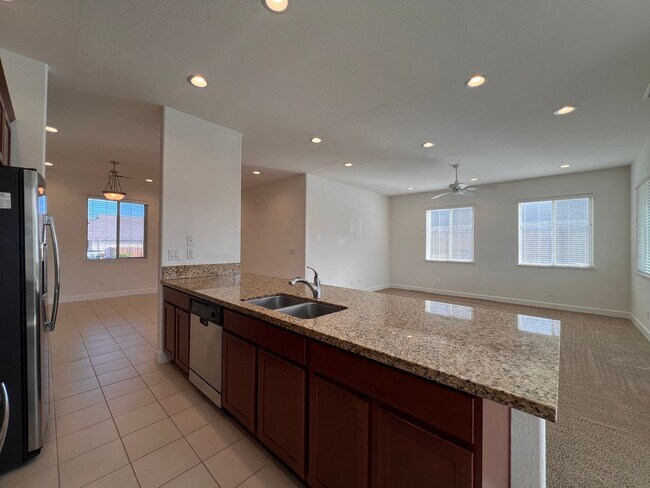 Building Photo - Spacious 3 bedroom home in Fernley