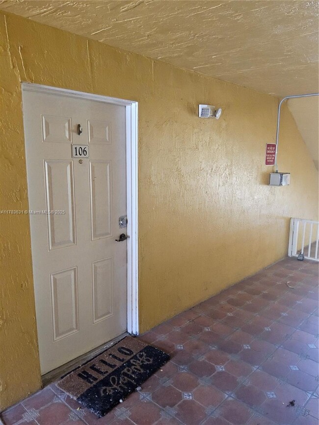 Building Photo - 20930 SW 87th Ave