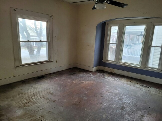 Building Photo - 203 W Lindell St