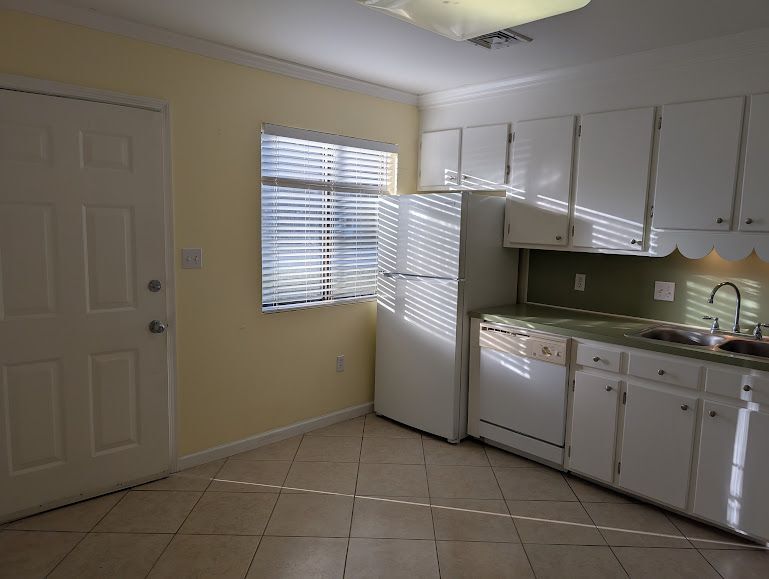 Building Photo - 55 Beaver Pond Loop