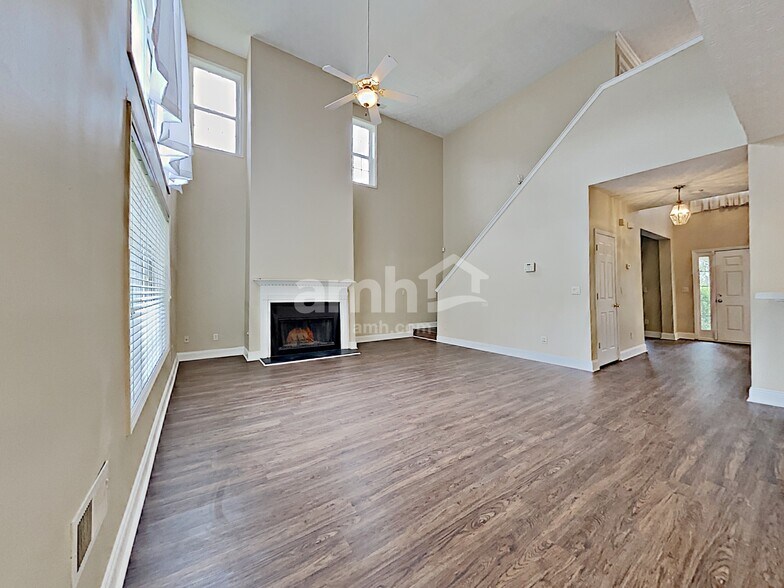 Building Photo - 2257 Caneridge Trail SW