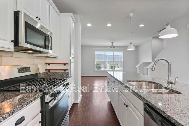 Building Photo - 5957 Whelan Ln