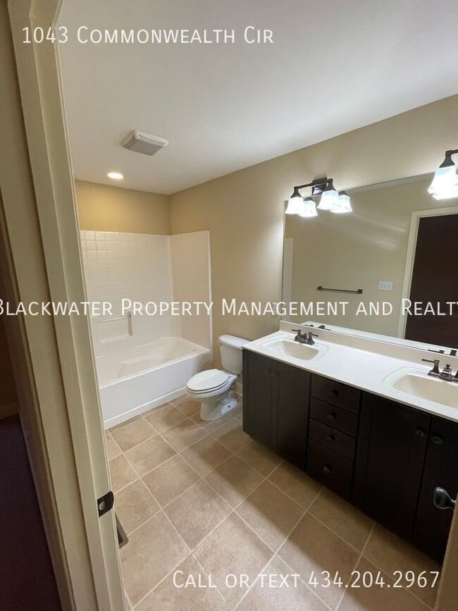 Building Photo - 1043 Commonwealth Cir