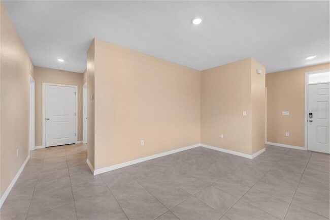 Building Photo - 17058 Oval Rum Dr