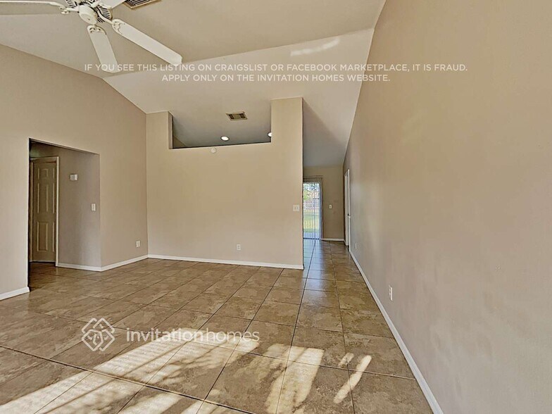 Building Photo - 1066 SE Proctor Ln
