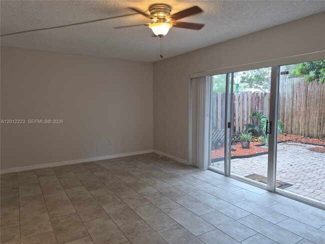 Building Photo - 6528 SW 41st Ct