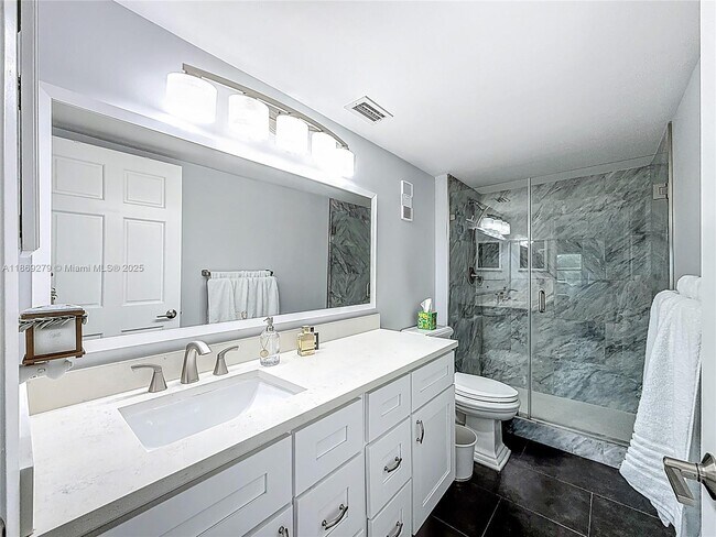 Building Photo - 2228 N Cypress Bend Dr