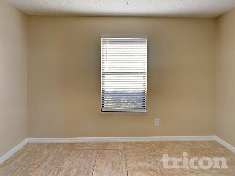 Building Photo - 2125 El Campo Ave