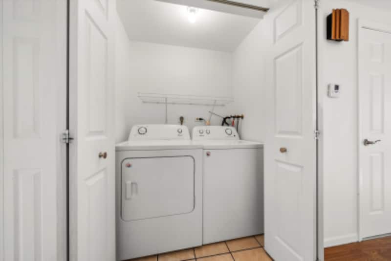 Building Photo - 430 Normandie Ln