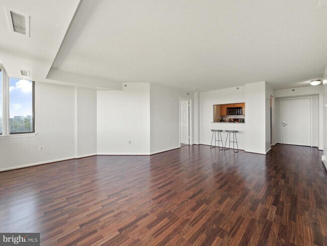 Building Photo - 10101 Grosvenor Pl