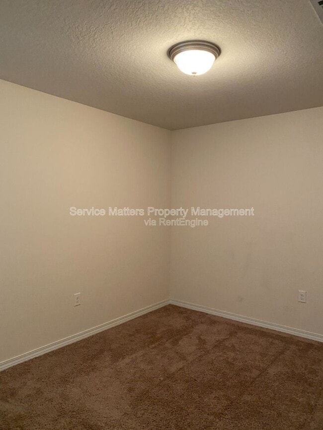 Building Photo - 5652 Peach Dr