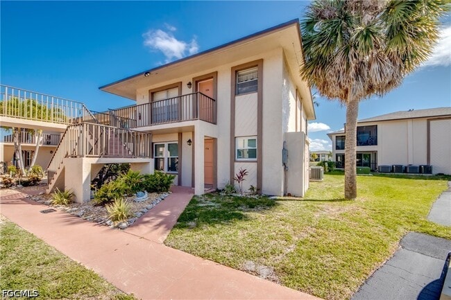 Building Photo - 16881 Davis Rd