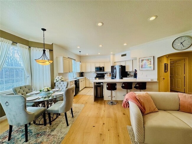 Building Photo - 5106 W Stone Manor