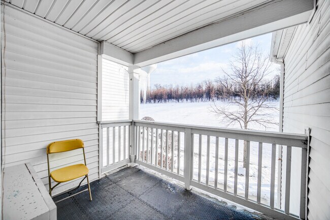 Building Photo - 2427 Silverstone Dr