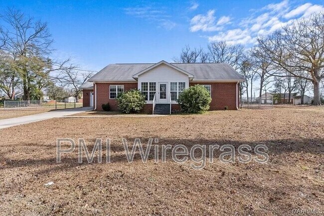 Building Photo - 209 E Mcgowan St