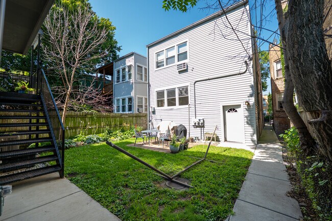 Building Photo - 5737 N Washtenaw Ave