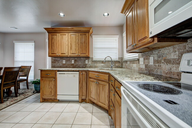 Building Photo - 4716 Stag Horn Dr