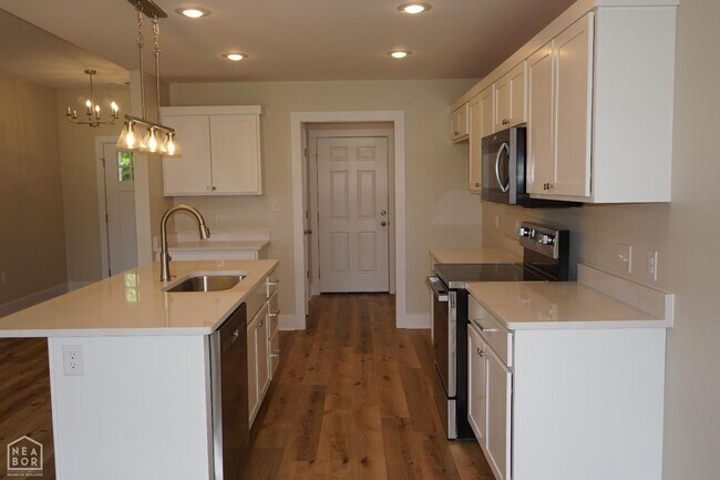 Building Photo - 3 Bedroom, 2 Bath Home in Brookland