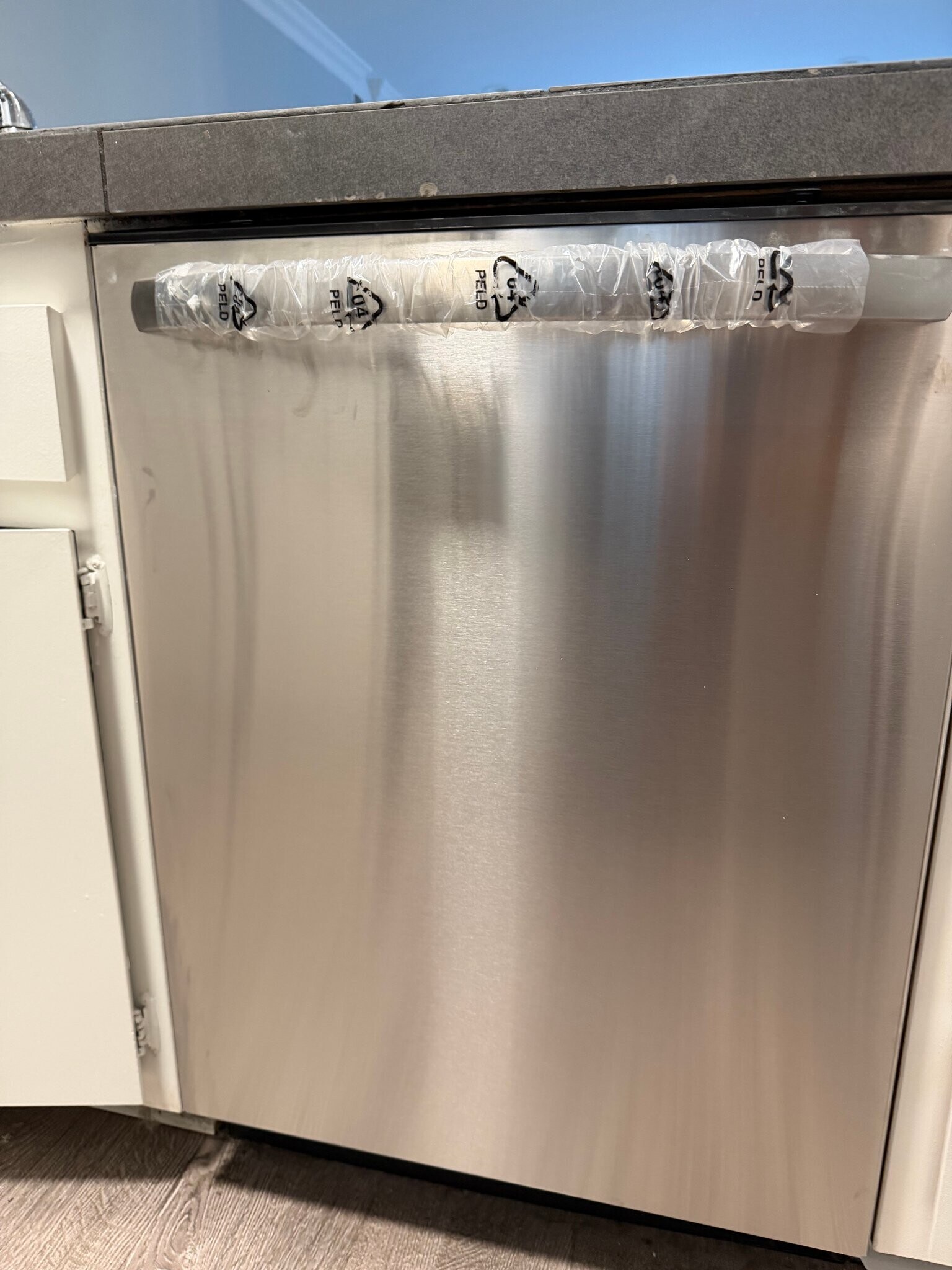 Building Photo - 7531 Hampton Ave