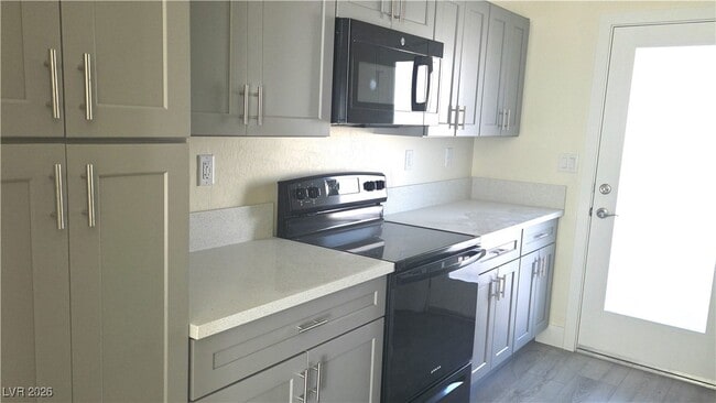 Building Photo - 1060 S Nail Crk Ct