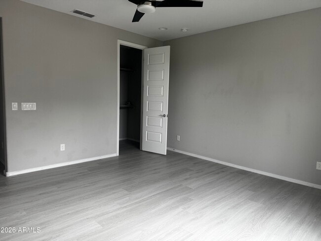 Building Photo - 9512 W Fallen Leaf Ln