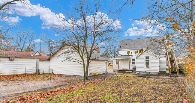 Building Photo - Beautifully Remodeled 1 Bedroom Located in a Historic Area near Campus, Downtown, Parks, and Dining