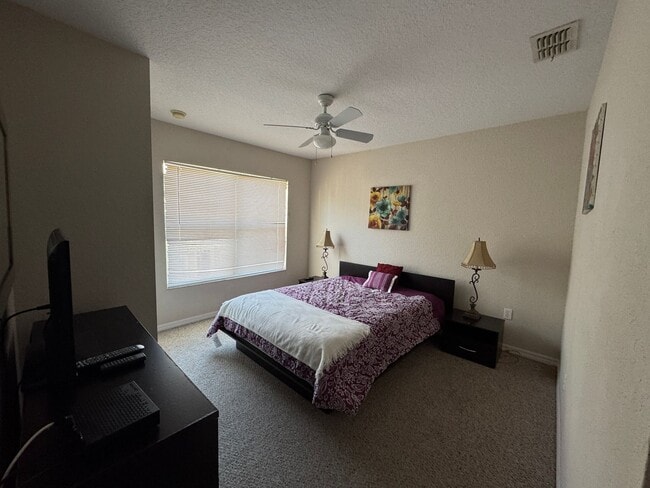 Building Photo - Condo for Lease with Resort Amenities