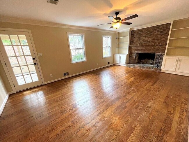 Building Photo - 1150 Falstaff Dr