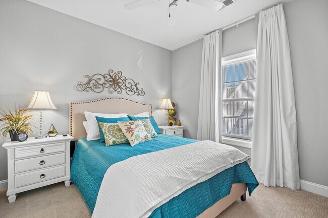 Building Photo - 4140 Hibiscus Dr