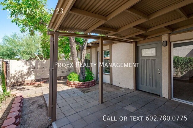 Building Photo - 555 N May