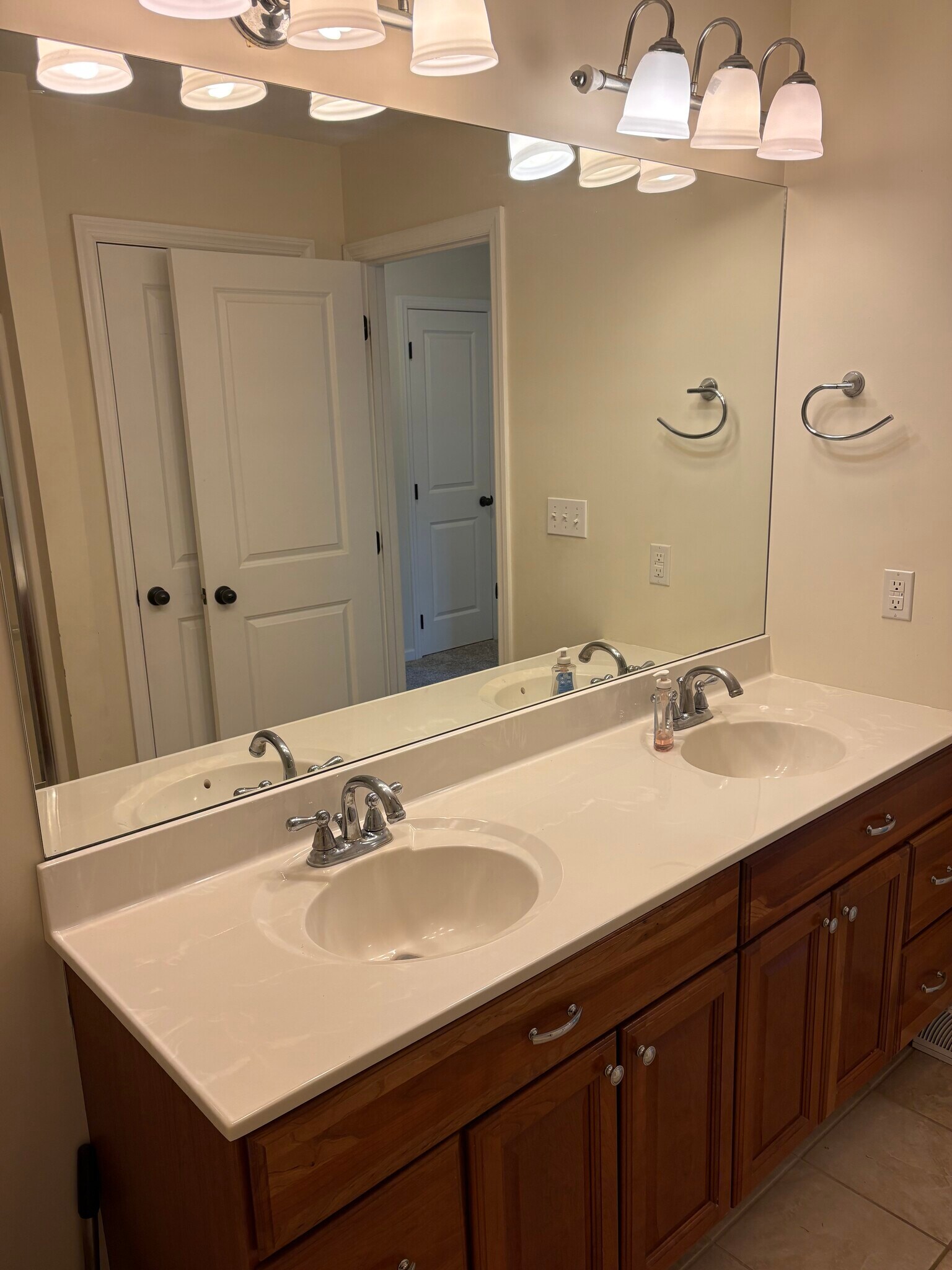 2nd bath - 409 Arabela Ct