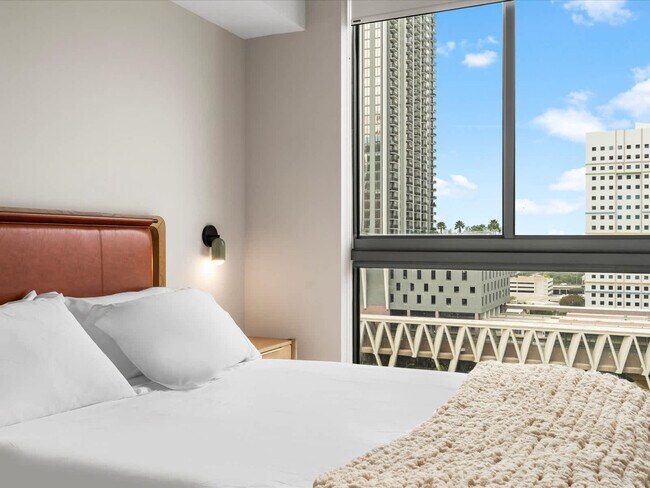 Building Photo - 11 NE 6th St