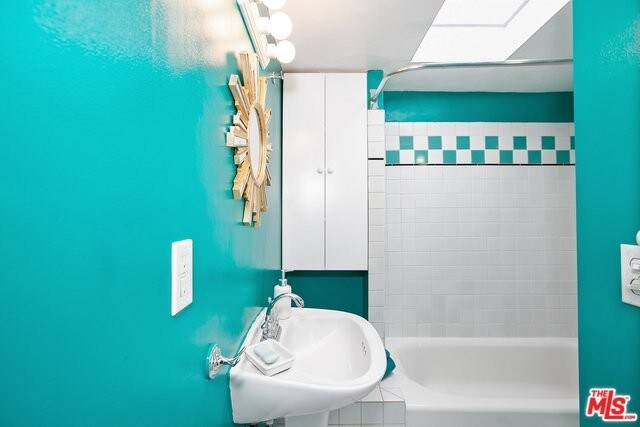 Building Photo - 619 Milwood Ave