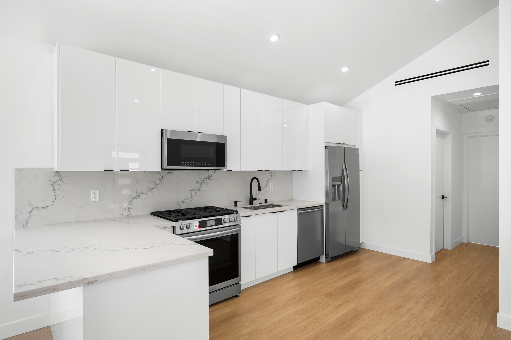 Building Photo - 8439 Apperson St