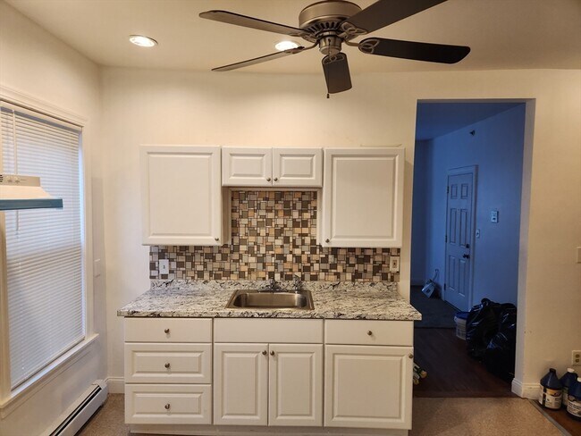 Building Photo - 107 Hollingsworth St