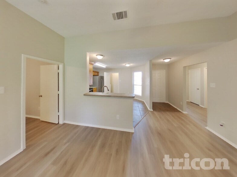 Building Photo - 12212 Rolling Ridge Dr