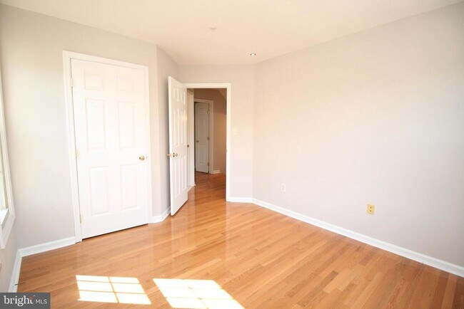Building Photo - 10137 Treble Ct