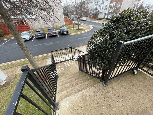 Building Photo - 22525 Maison Carree Square