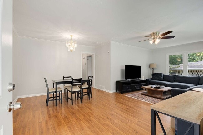 Building Photo - Charming 1950's Ranch w/ Modern Upgrades a...