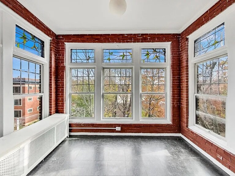 Building Photo - 5600 S Blackstone Ave