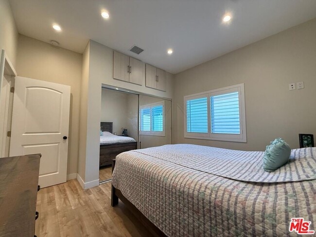 Building Photo - 10905 Olinda St