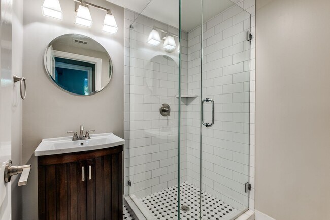 Building Photo - 3912 Rawlins St