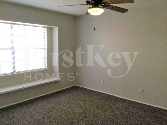 Building Photo - 4200 Wayfaring St