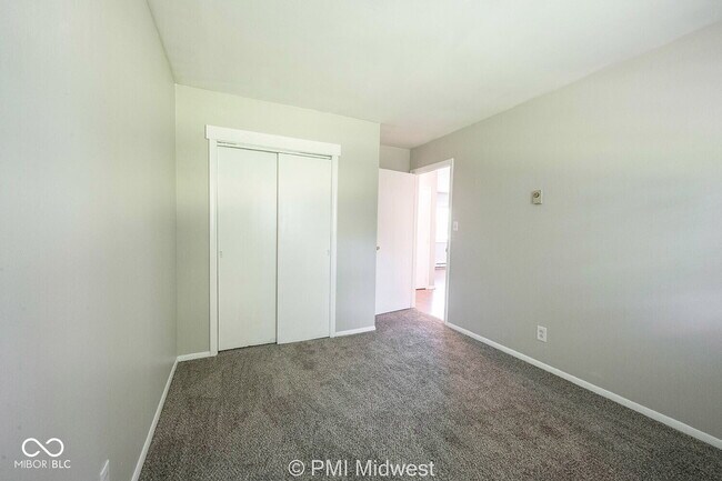 Building Photo - 4881 300W