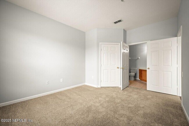 Building Photo - 7990 Baymeadows Cir E