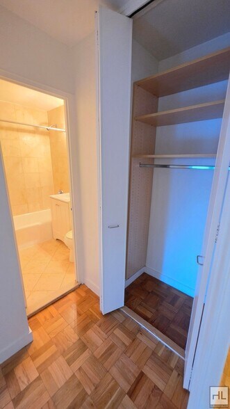 Building Photo - 5th Fl Turtle Bay 1 Bedroom