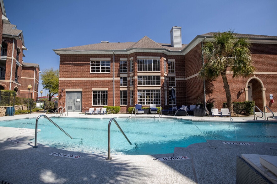 Building Photo - Enclave at LaFrontera