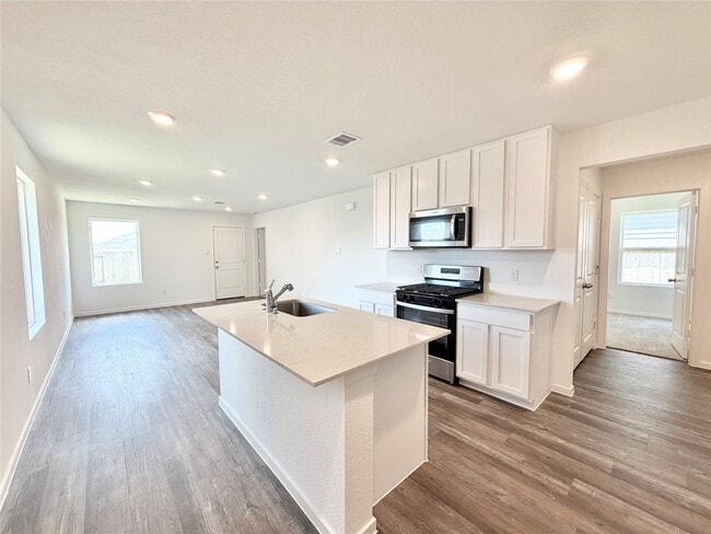 Building Photo - 40839 Hawthorne Glades St