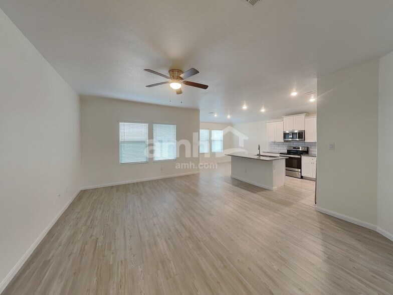 Building Photo - 2708 Iberia Ct